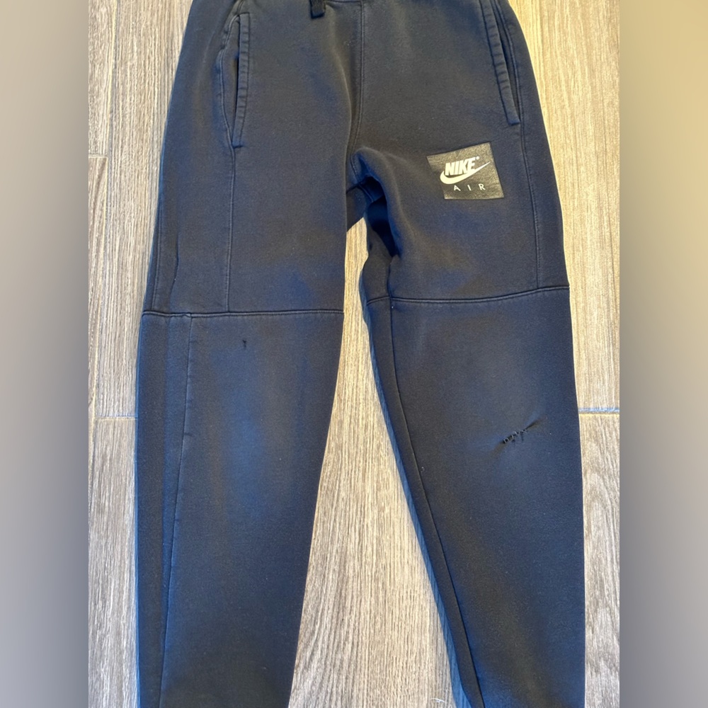 Nike sweatpants kids size M